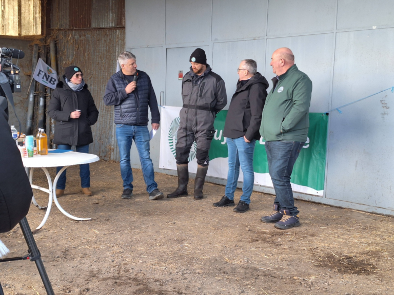 Conférence de presse au Gaec Puy Giroux